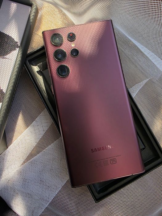 Продам Samsung Galaxy S22 Ultra 512 ГБ
