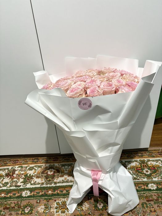 Белые розы 31 штук