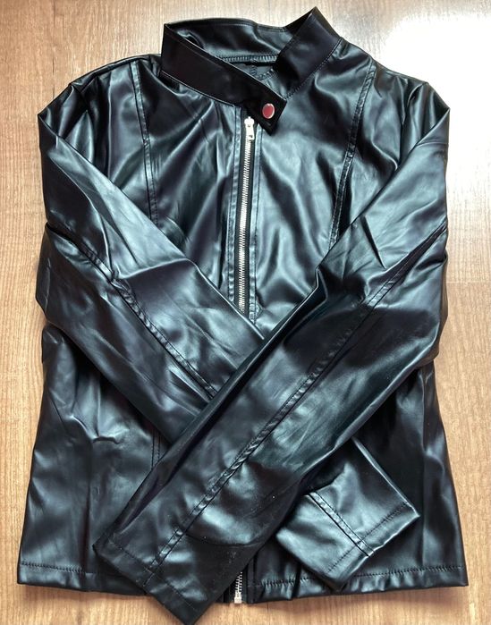 Дамско кожено якенце