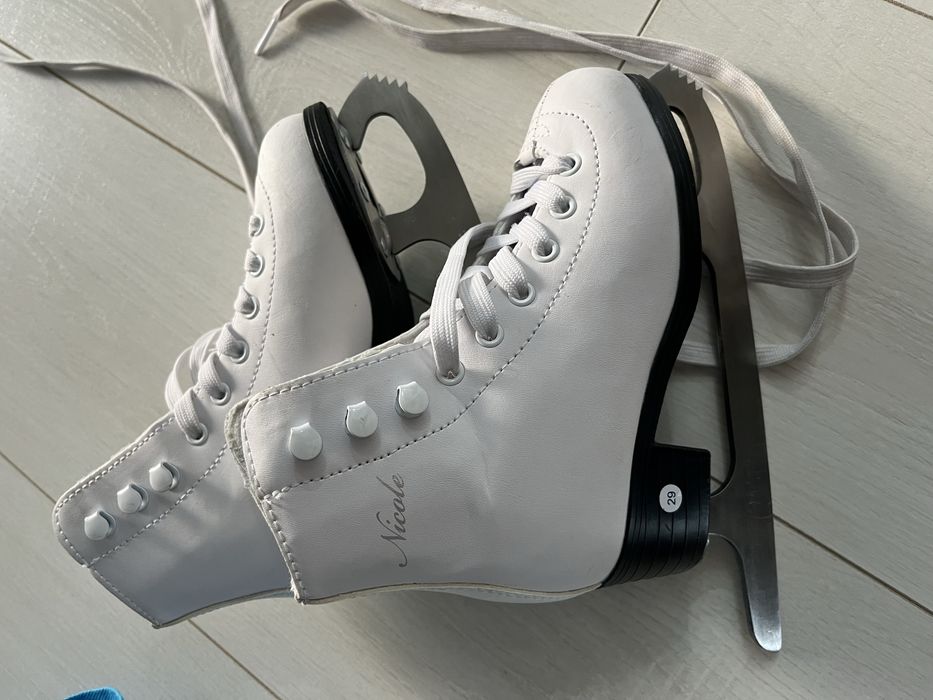 Продается коньки для девочек