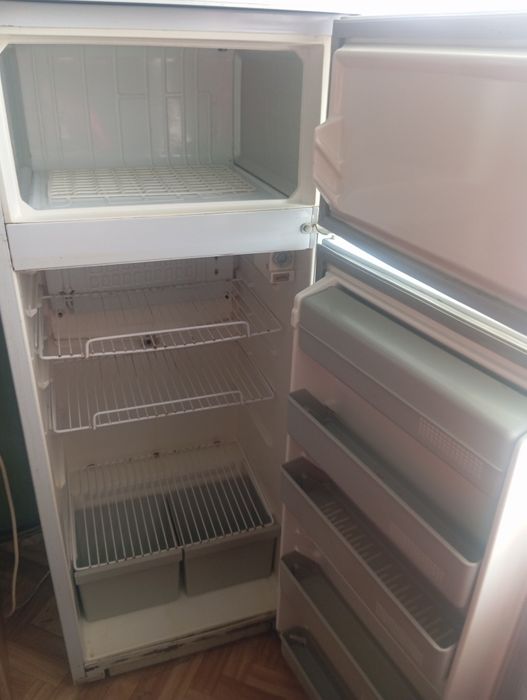 Продам холодильник