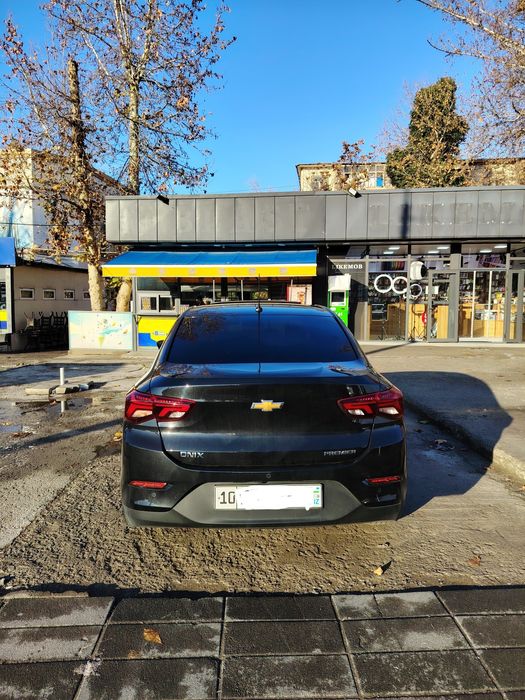 Onix premier sotiladi