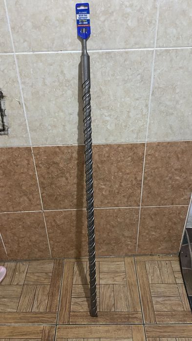 Продам бур по бетону новый