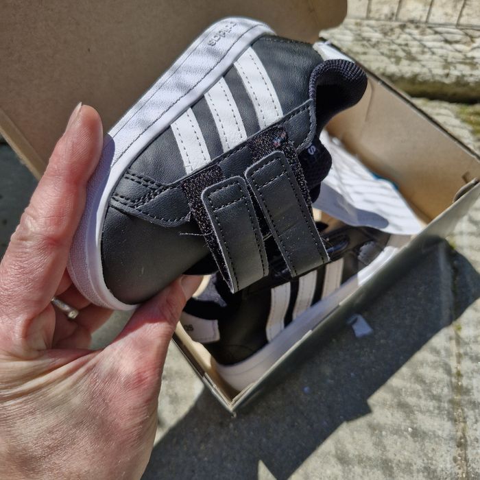 Чисто нови  обувки