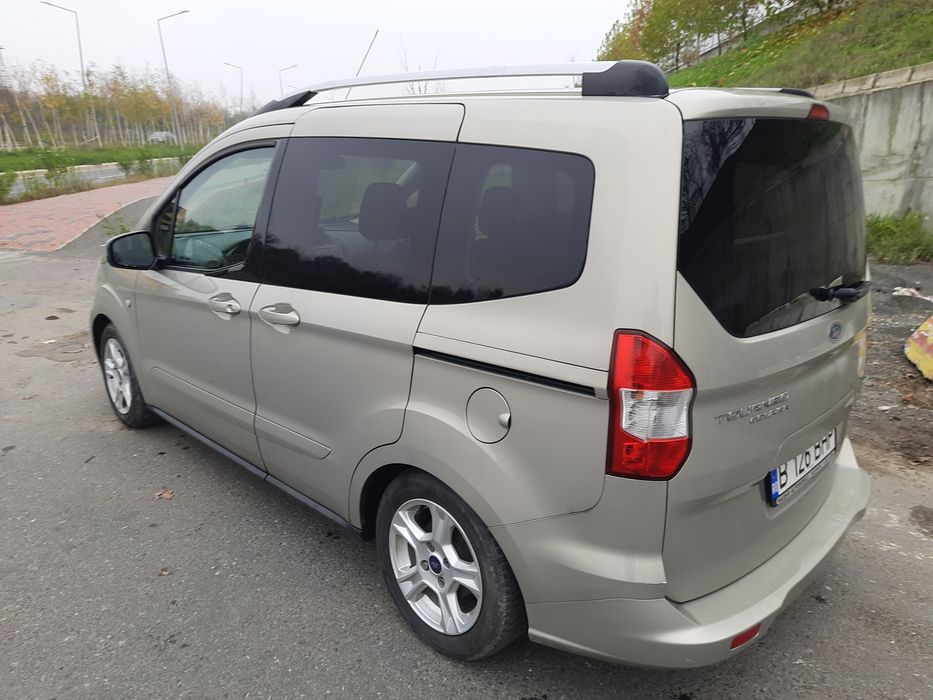 FORD Tourneo
