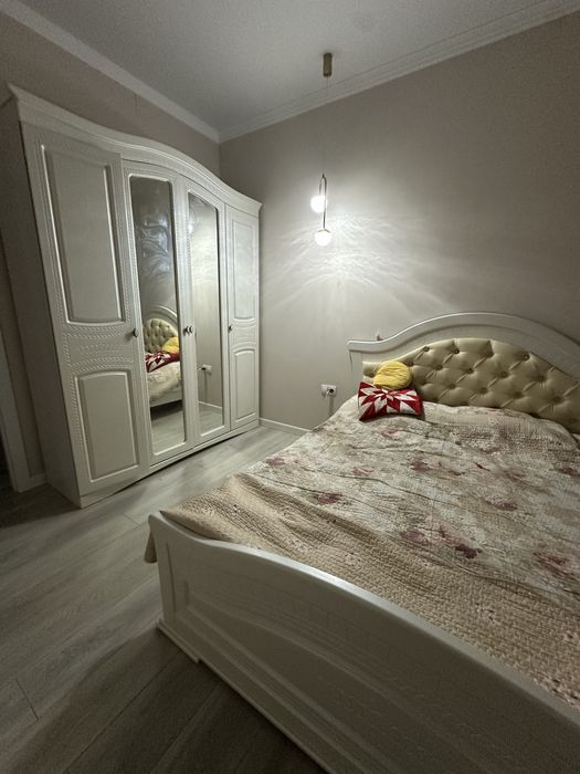 Продам спальний гарнитур