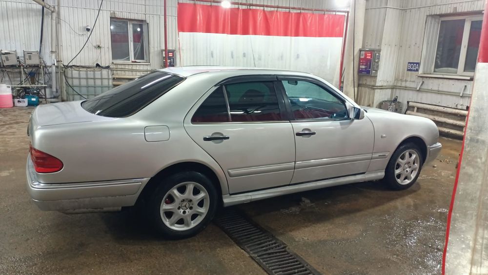 Продам Мерседес Е 210