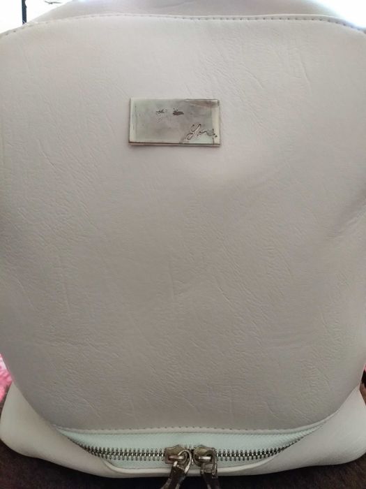 дамска раница от изкуствена кожа