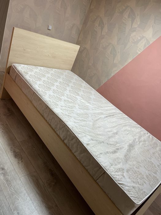 Продаи кровать 1 на 2 с ортопедическим матрасом