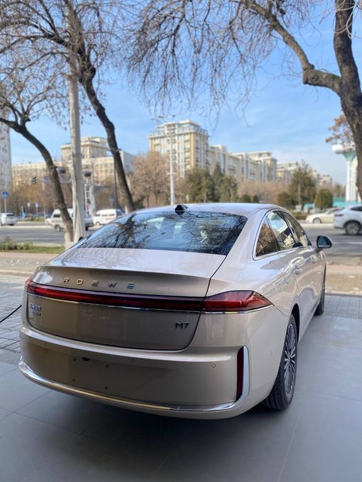 ROEWE M7 hybrid 2050km