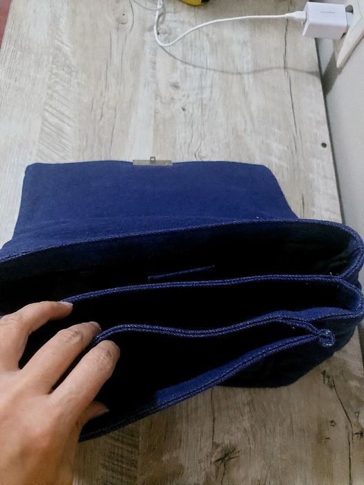 Mango Committed Collection — джинсовая стёганая сумка на цепочке