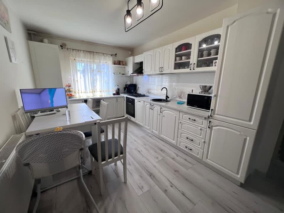 Apartament 4 camere