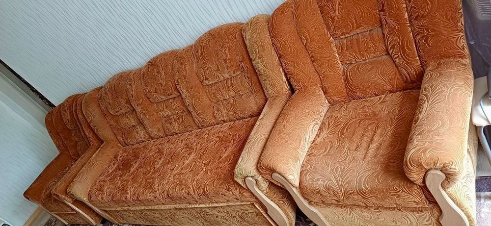 Продам диван и 2 кресла