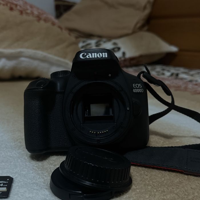 Canon 4000d Body+ Obiectiv 15-55ms+Sd Card 64gb +Curea +Acumulator+ Baterie