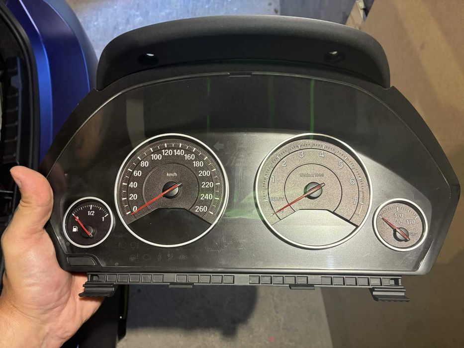 Километраж с HUD за BMW F серия