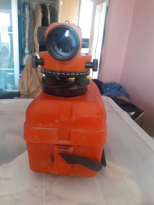 Nivela optica Model  Geo-Fennel Eo No. 10