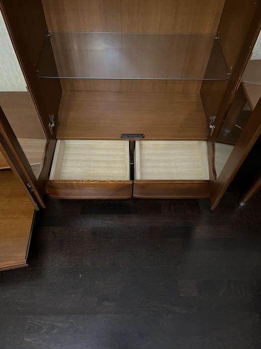 Продам стенку в зал