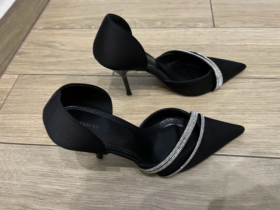 Pantofi stiletto