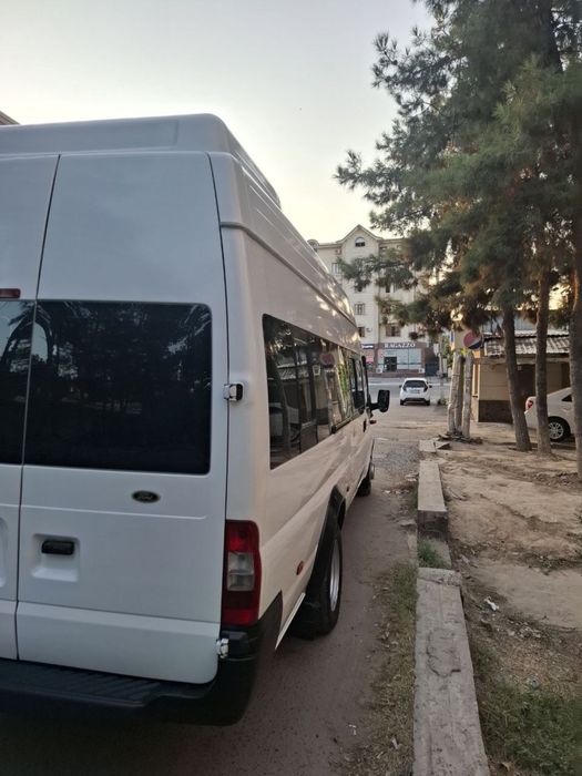 Ford Transit sotiladi.