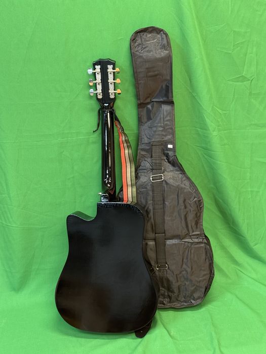 Гитара новая полный комплект