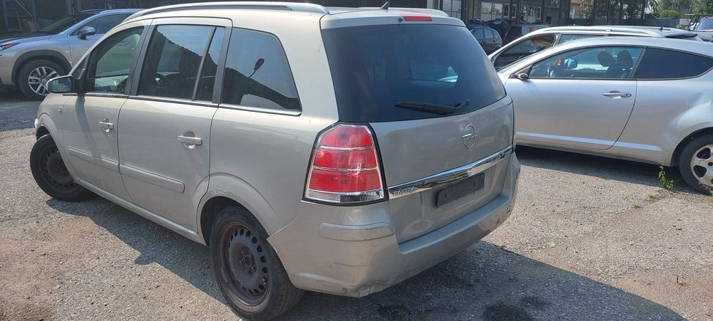 Opel Zafira B 1,9 DT , Опел Зафира Б н части!!
Март 2006