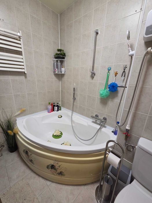 Inchiriez garsonieră modernă Str. Năsăud 6 | Etaj 2 | Renovată recent | Loc Parcare | 430 €