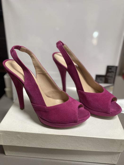 Италиански Нови велурени сандали на висок ток