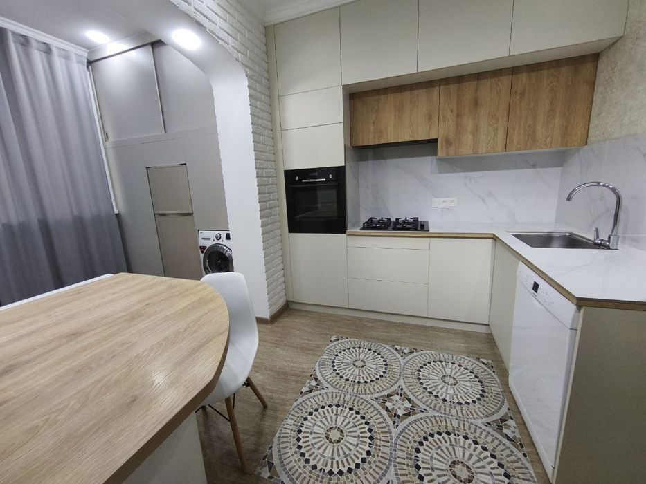 Продаётся квартира в Мирзо Улугбек Корасув-1