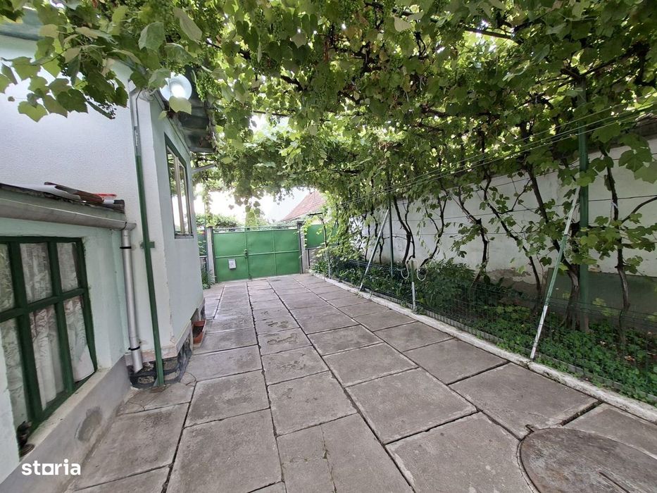 Casa individuala D+P+Pod teren 252 mp baie cu geam si curte in Sibiu