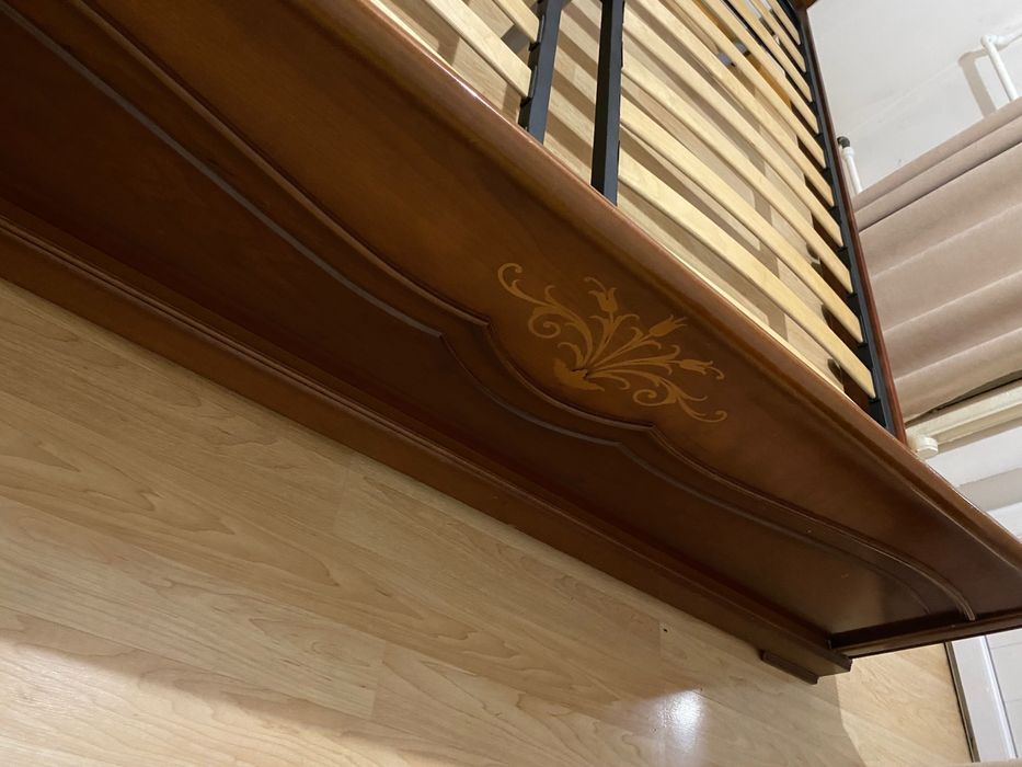 Кровать двуспальная