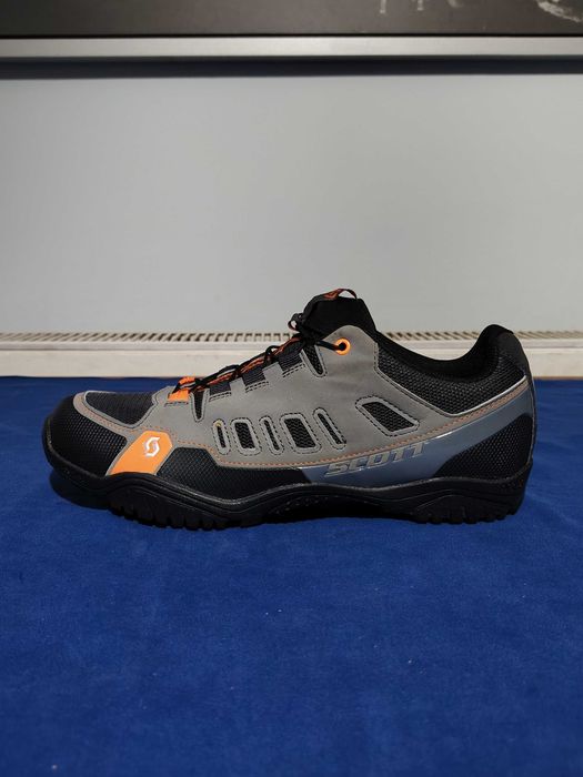 SCOTT Crus-R adidasi mtb, Cu plăcuțe SPD, mărimea 44, interior 28 cm.