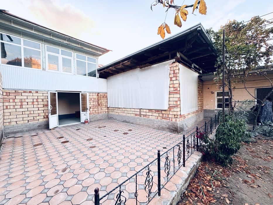 Продается дом 4 соток. 5 комнат. Кибрай. Набережная