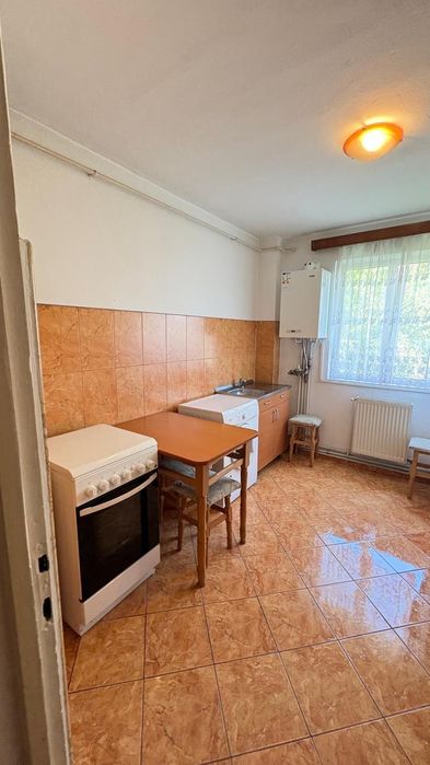 De vânzare partament 2 camere, 50 mp, etaj 2 - Str. Negoiu, Făgăraș