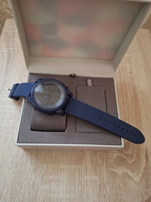 Ceas de mână, SYNOKE