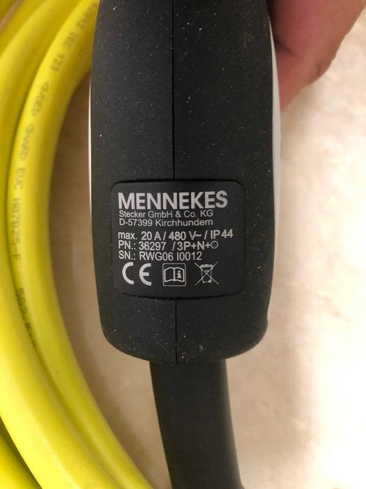 Кабел MENNEKES Type 2 към Type 2 20А трифазен Нов