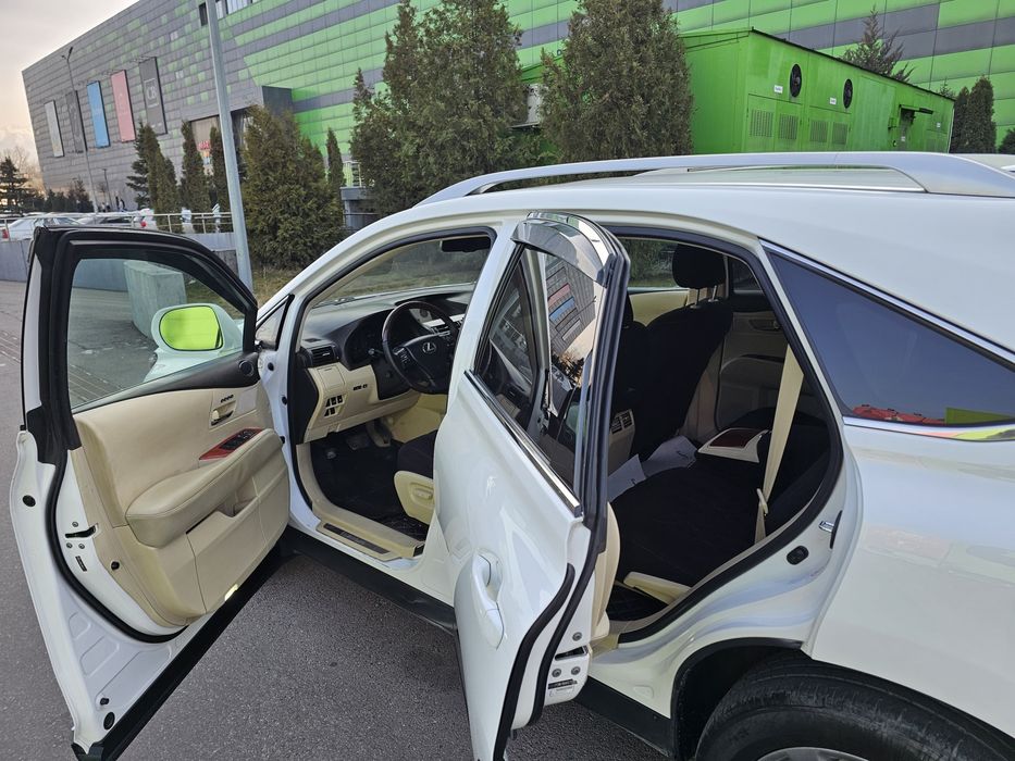 Шикарный LEXUS RX350 рестайлинг