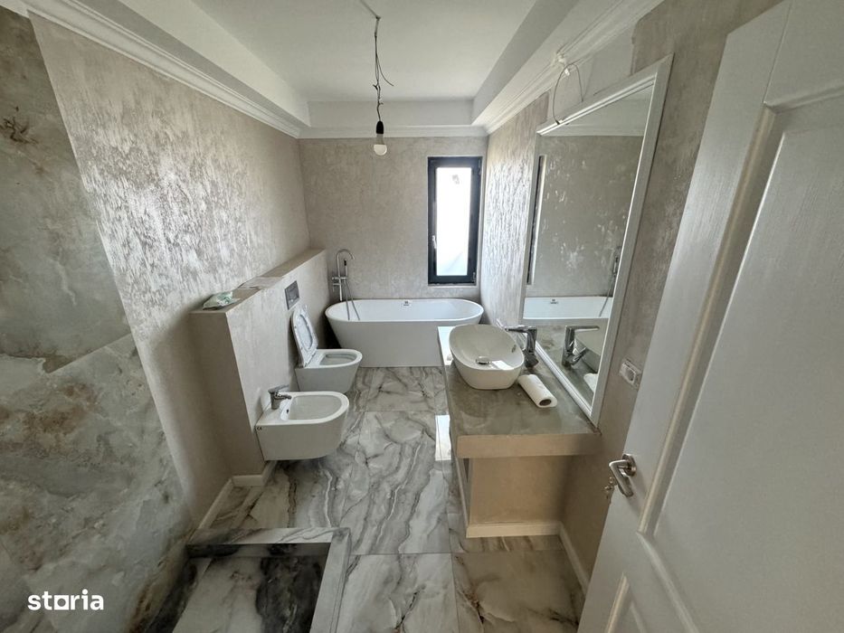 5 camere! CANALIZARE! Incalz in pard! Vila Tomesti