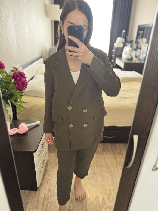 Продам женский костюм