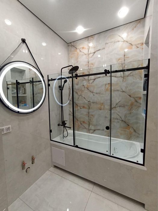 Стеклянные душевые кабины/ванная шторка