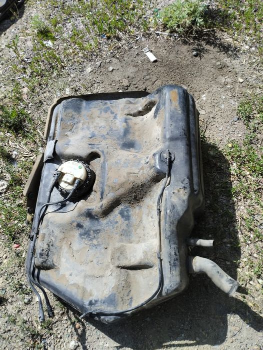 Запчасти от Митсубиси Каризмы