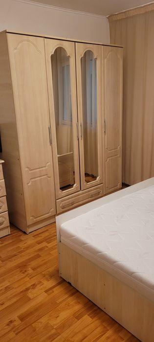 Închiriez apartament!