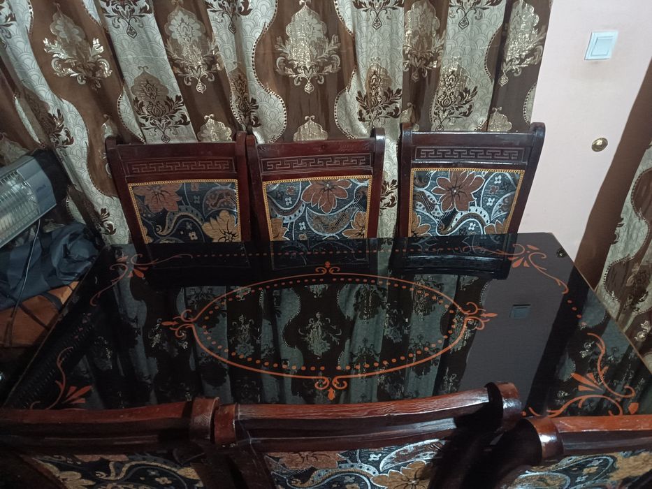 стол стул сотилади 8 талик