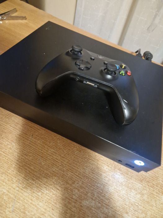 Xbox one x 1 terabyte