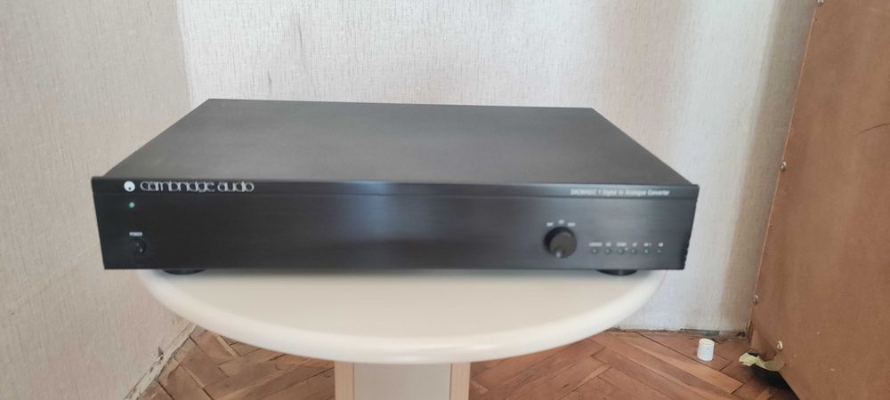 HI-FI система NAD C320 bee и Cambridge Audio DACMAGIC,  Cd Player CD 5