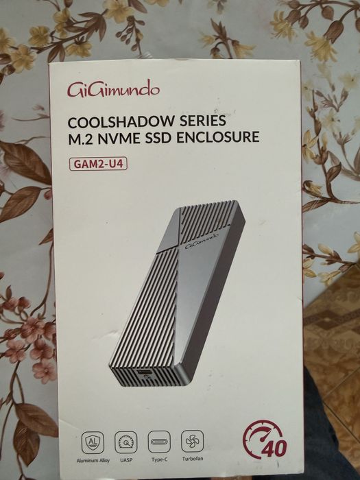 Vând SSD NVMe WD Black SN770M de 1TB împreună cu carcasă