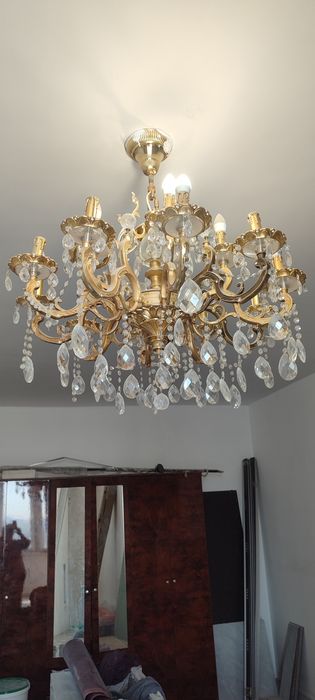 Продам люстры-2шт.