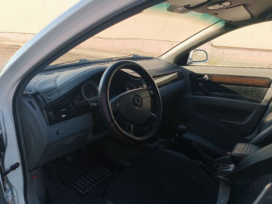 Lasetti 1.8 holati aʼlo darajada.