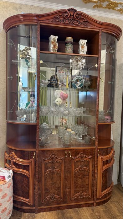 Продам стенку в очень хорошем состоянии