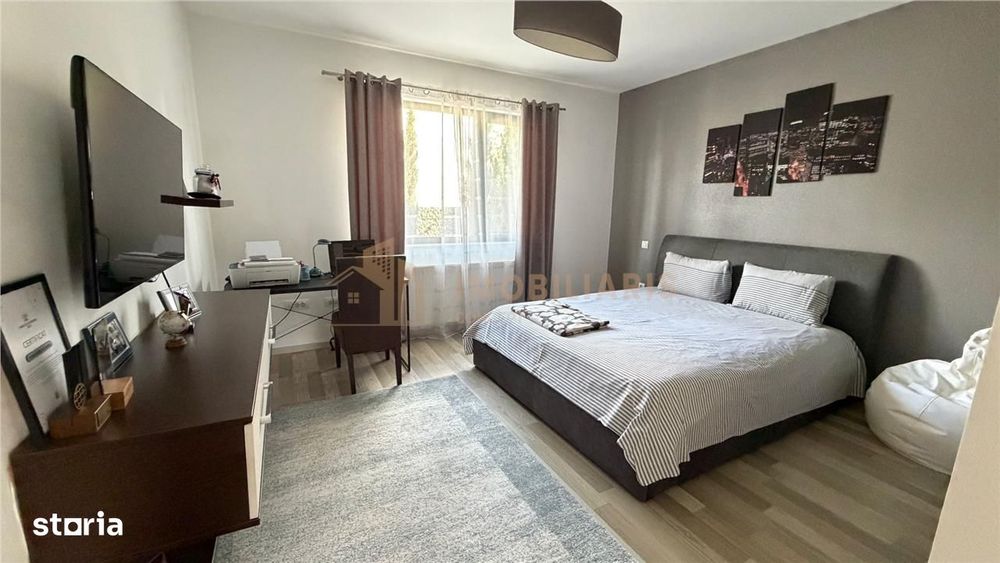 Casa individuala de vanzare, zona Marul de Aur