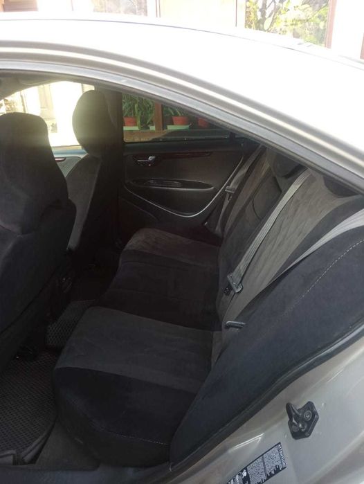 Volvo S60 хэтчбек